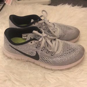 Grey Nike Free Run Flyknit